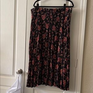 Floral Pleated Skirt - Black and Red